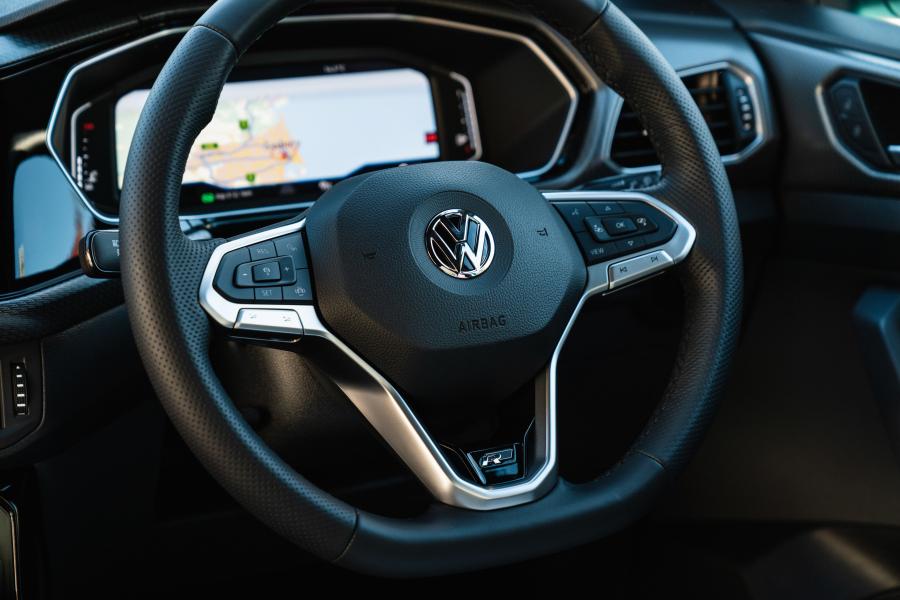 Панель приборов Volkswagen T-Cross R-Line 2020 года  (AU) (фото 19 из 41)
